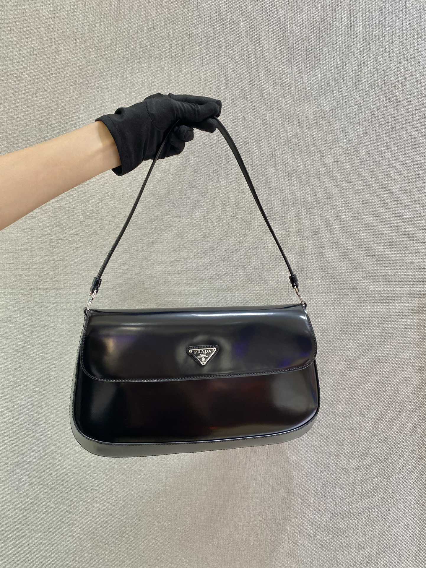 𝐏𝐑𝐀𝐃𝐀 New long underarm bag