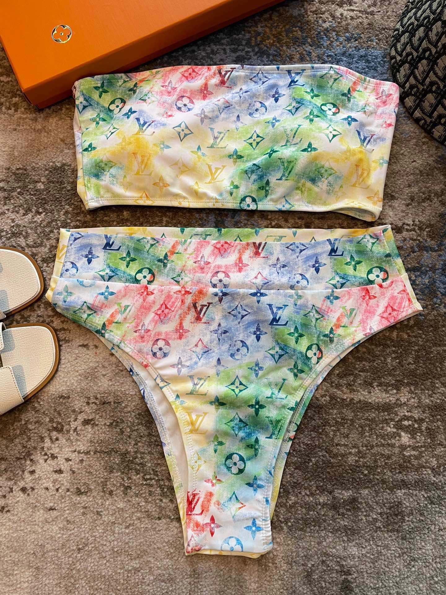 Louis Vuitton New Two-Piece Swimsuit Three-Piece Set