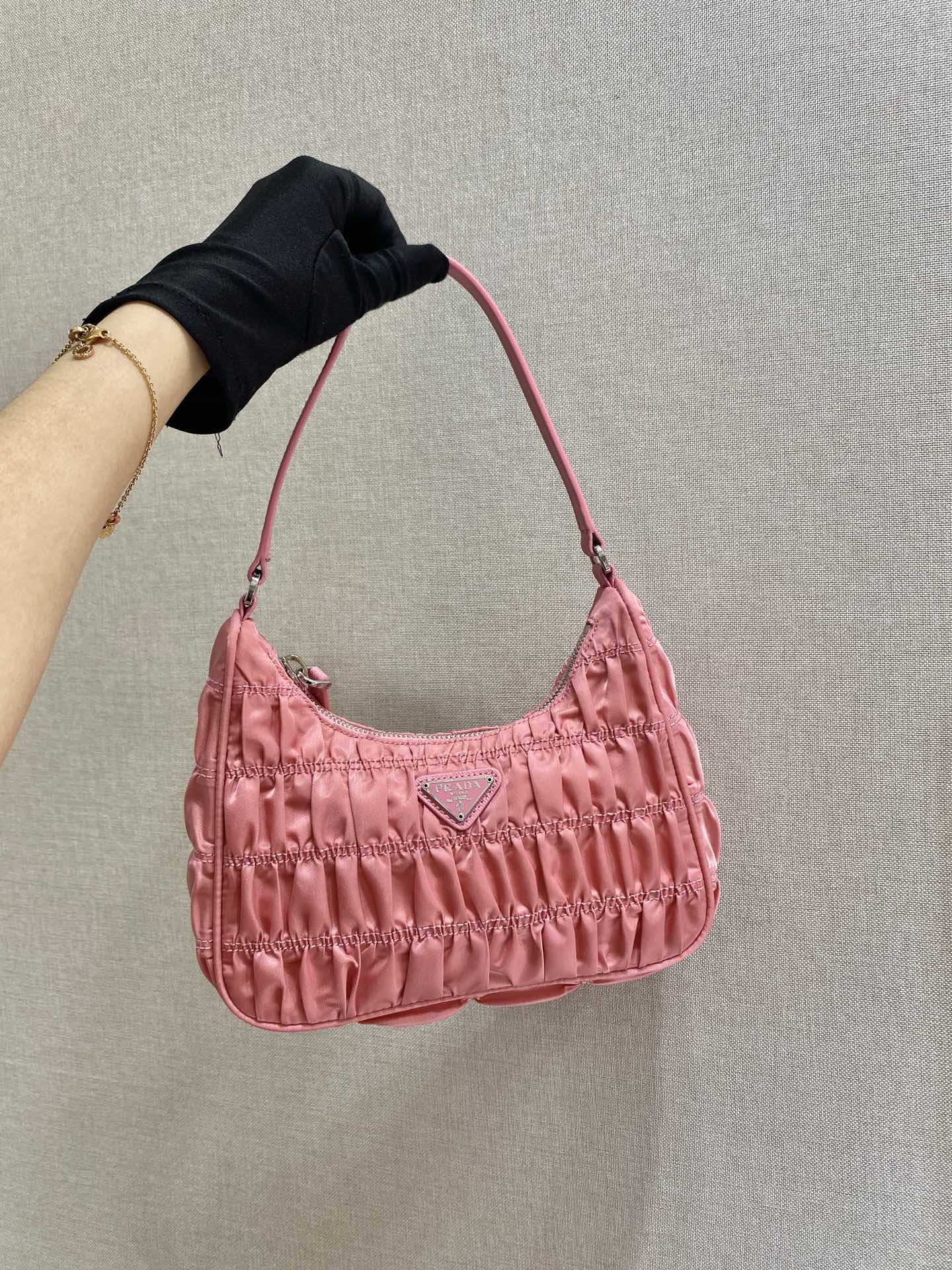 𝐏𝐑𝐀𝐃𝐀 nylon crinkle Hobo underarm bag