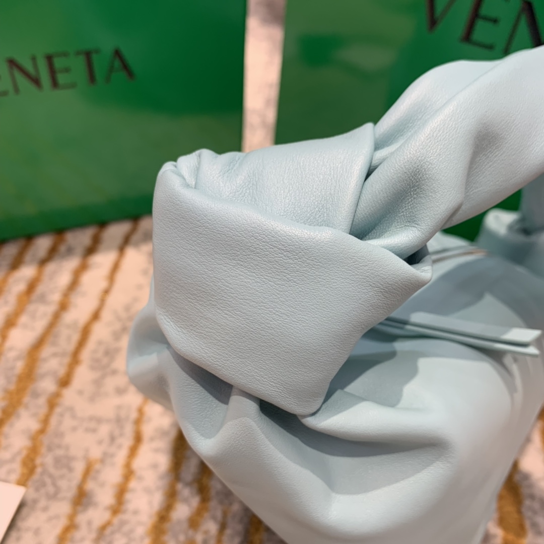 Bottega Veneta  𝗠𝗜𝗡𝗜 𝗕𝗔𝗚 #629635