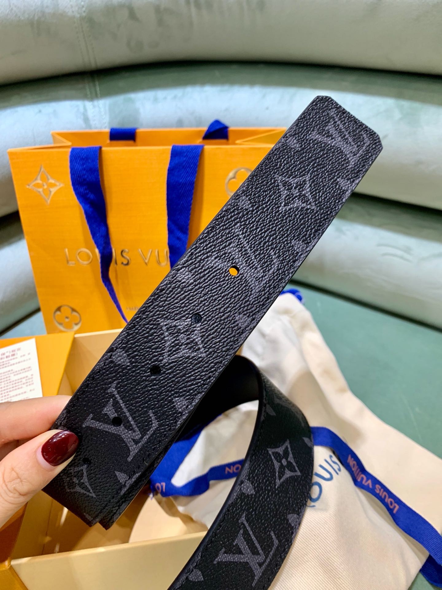 Louis Vuitton LV men's belt INITIALES M9043T