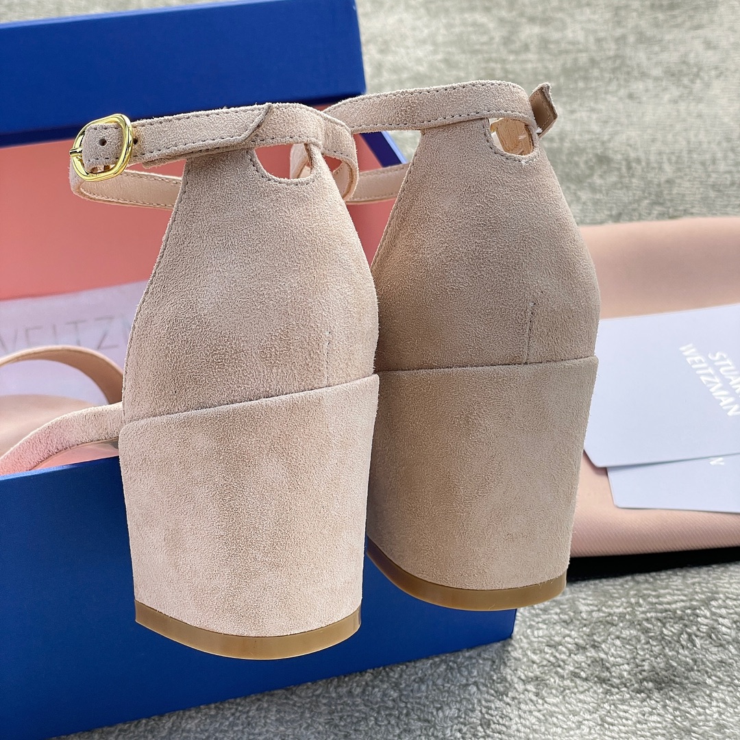 Stuar*t weitzma*n sandals