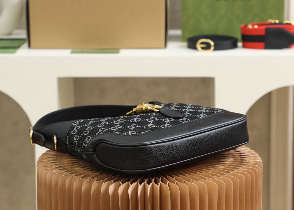 GUCCI 𝐉𝐚𝐜𝐤𝐢𝐞 𝟏𝟗𝟔𝟏 𝐃𝐞𝐧𝐢𝐦 original leather #678843