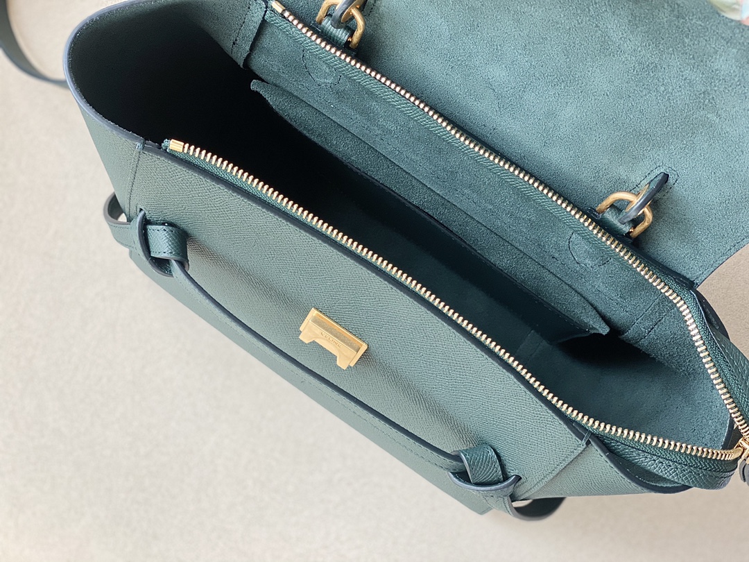 𝐂𝐞𝐥𝐢𝐧𝐞 BELT MICRO BAG in grained calfskin