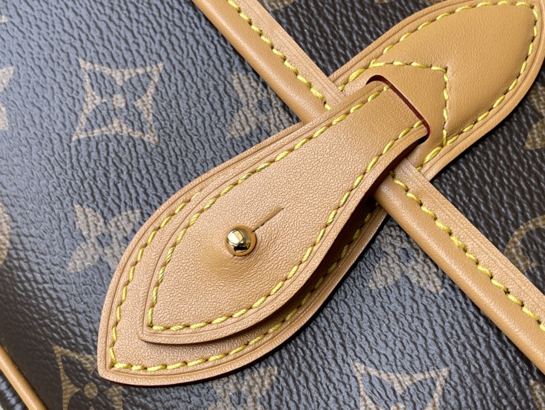 𝐋𝐎𝐔𝐈𝐒 𝐕𝐔𝐈𝐓𝐓𝐎𝐍    M42248