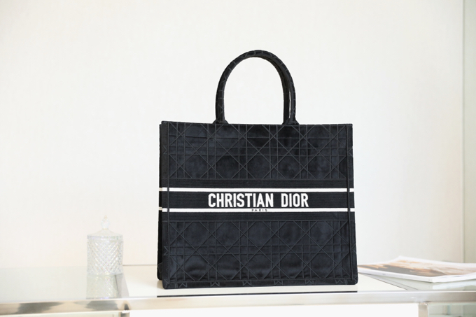 DIOR TOTE embroidered vine check black