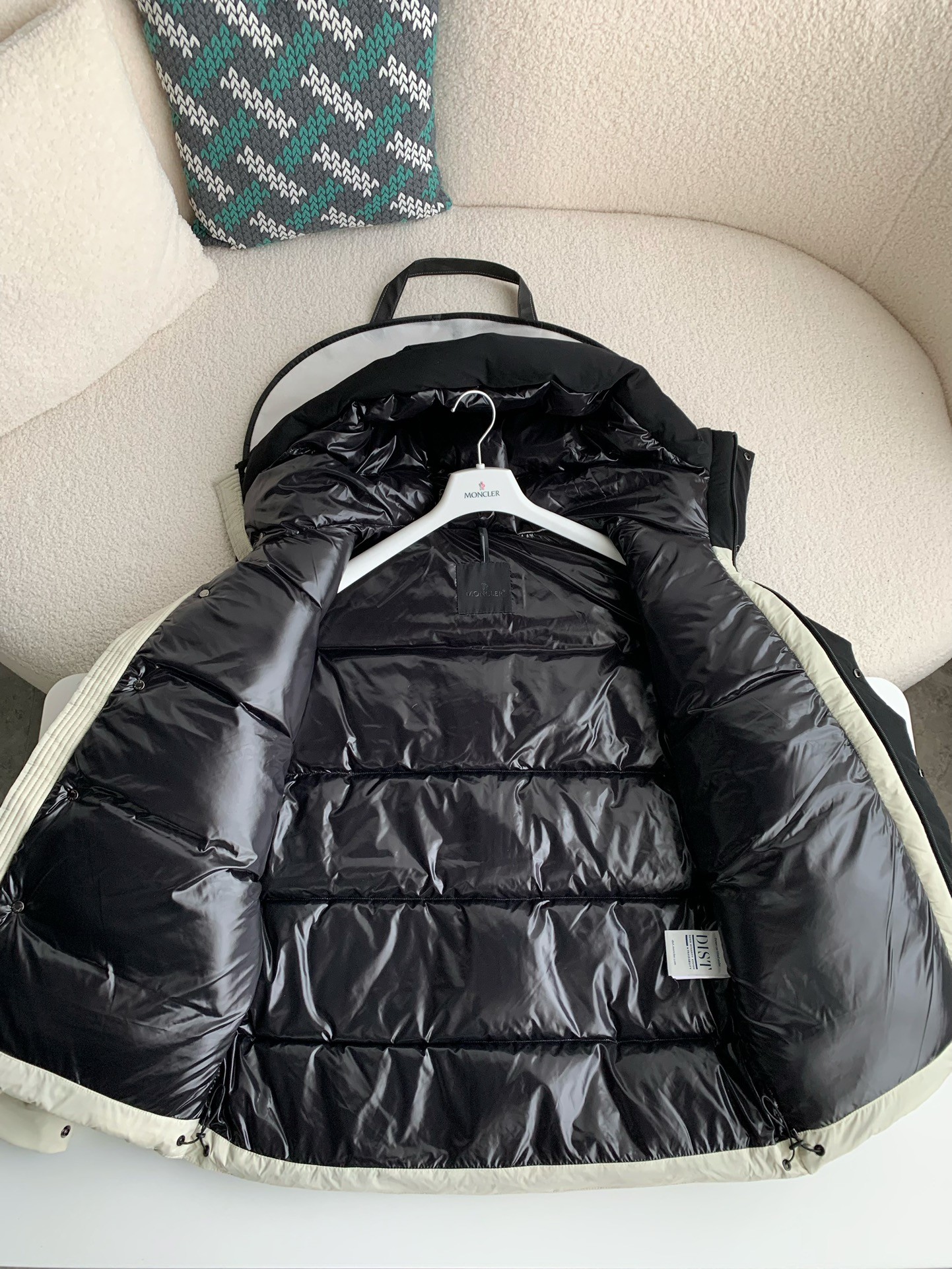 Moncler Montbeliard down jacket