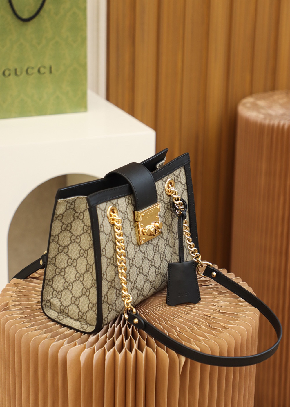 GUCCI 𝐏𝐚𝐝𝐥𝐨𝐜𝐤 series trumpet original leather #498156