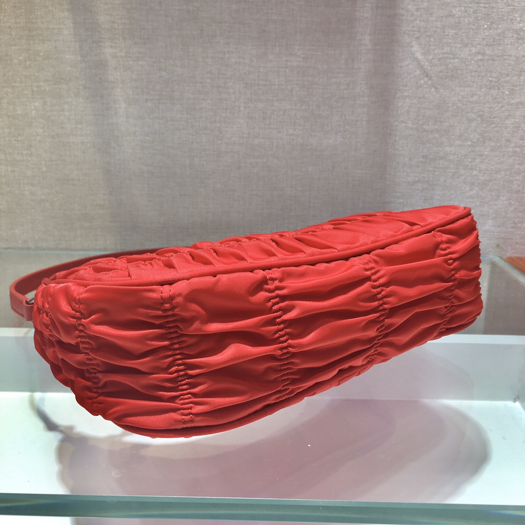 𝐏𝐑𝐀𝐃𝐀 nylon crinkle Hobo underarm bag