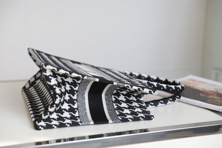 DIOR TOTE black bird check