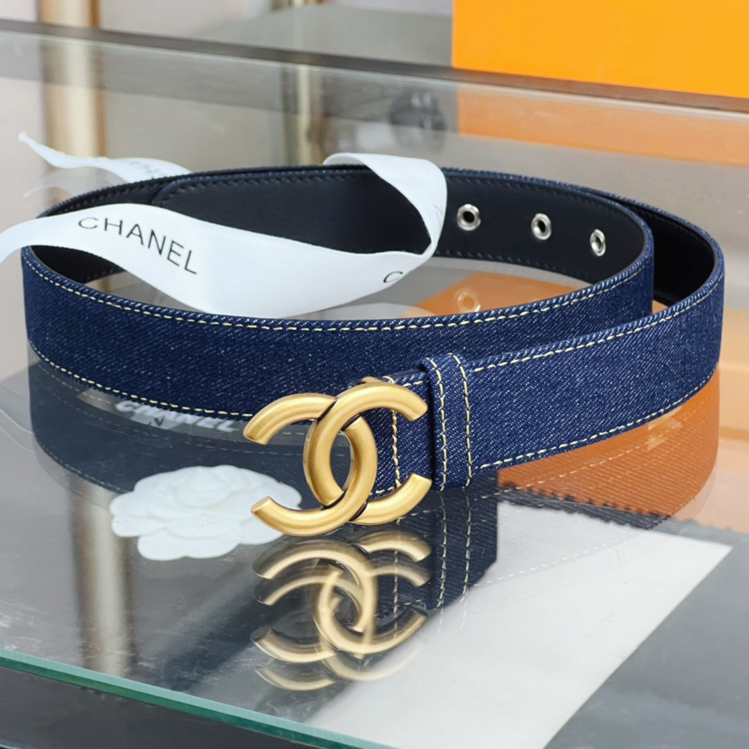 𝗖𝗛𝗔𝗡𝗘𝗟 Classic denim blue belt