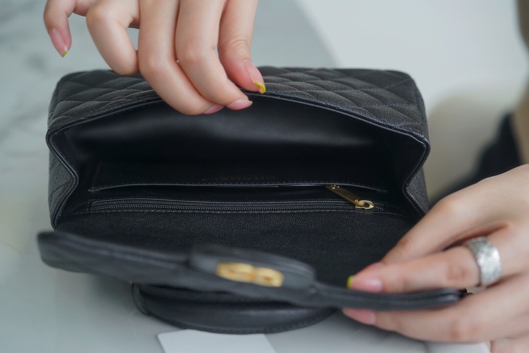 𝗖𝗛𝗔𝗡𝗘𝗟✦𝗖𝗹𝗮𝘀𝘀𝗶𝗰 𝗙𝗹𝗮𝗽2021 𝗦𝘀 spring and summer new handleℂ𝔽 𝕄𝕚𝕟𝕚 black