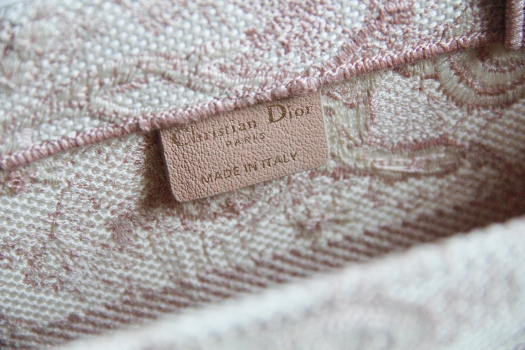 DIOR TOTE Pink Tiger