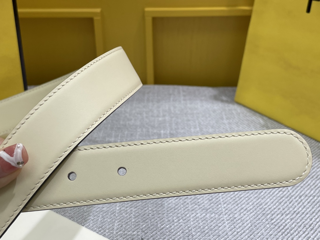 FENDI new 🌿 narrow belt with loops