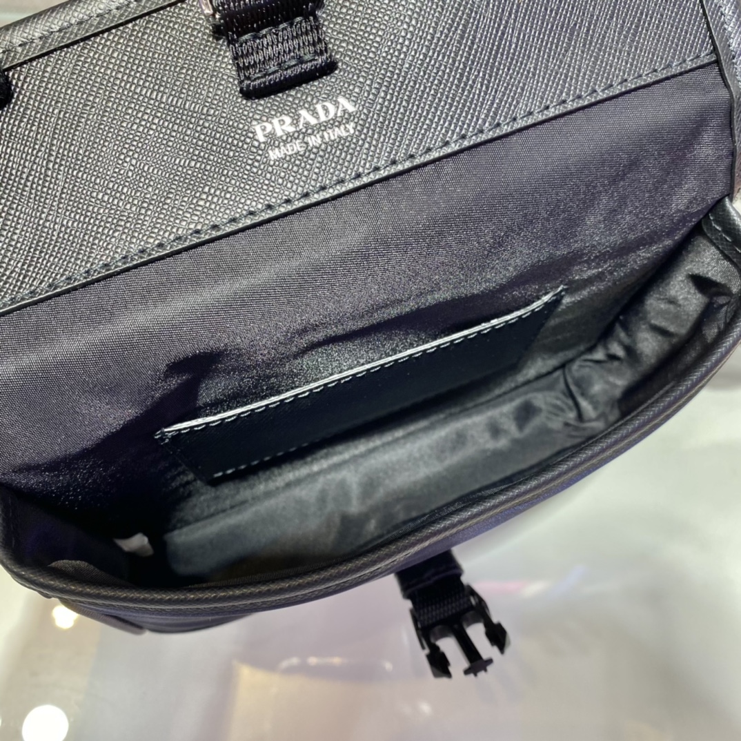 𝐏𝐑𝐀𝐃𝐀𝐀 Mini shape messenger bag