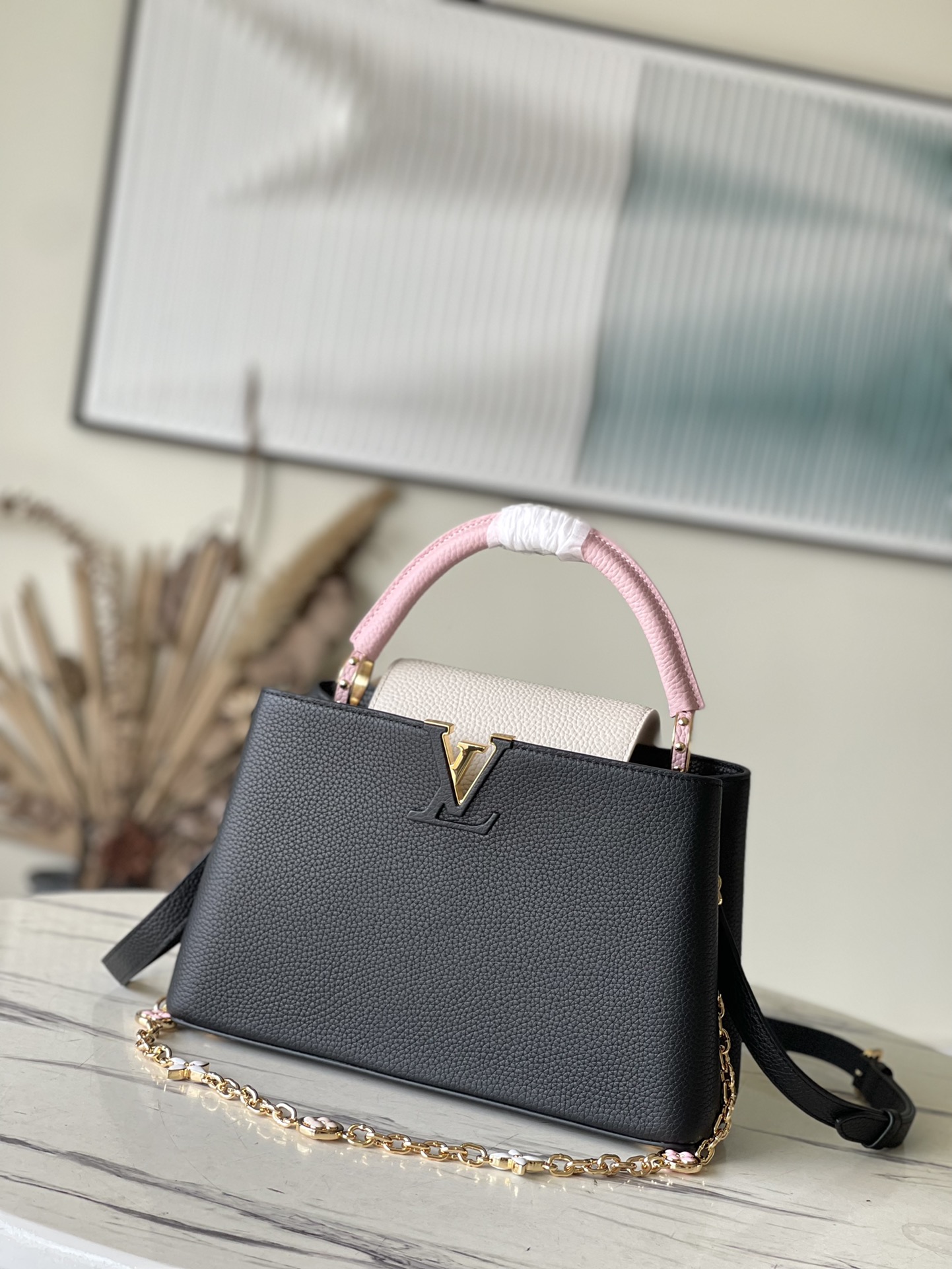 𝐋𝐎𝐔𝐈𝐒 𝐕𝐔𝐈𝐓𝐓𝐎𝐍 M22512 black color matching enamel floral chain