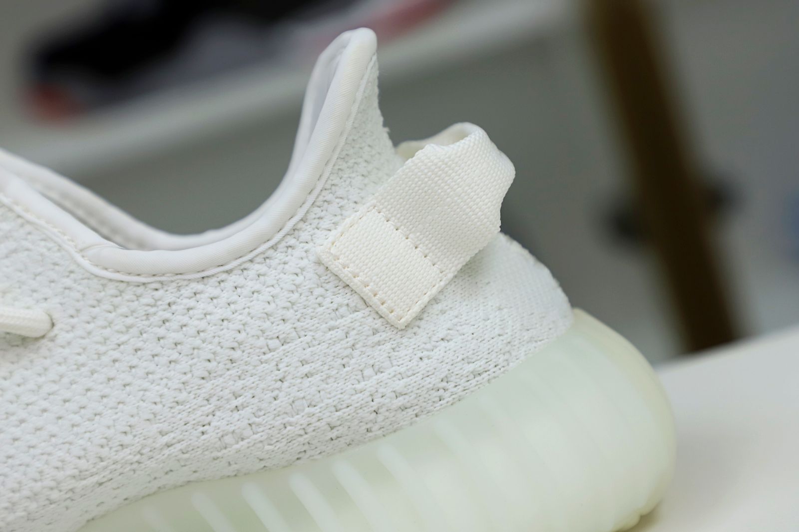 YEEZY BOOST 350 V2 CREAM WHITE / TRIPLE WHITE