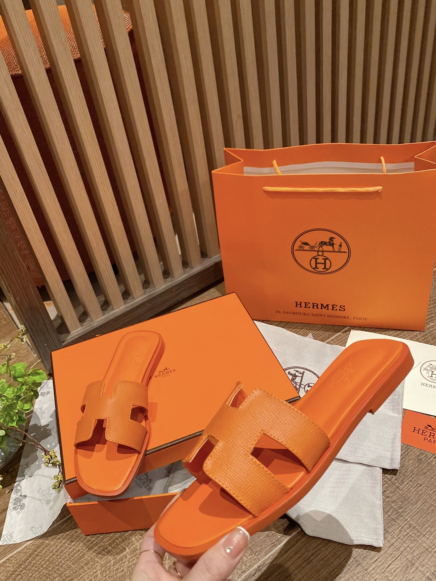 Hermes new revision of the first layer of cowhide