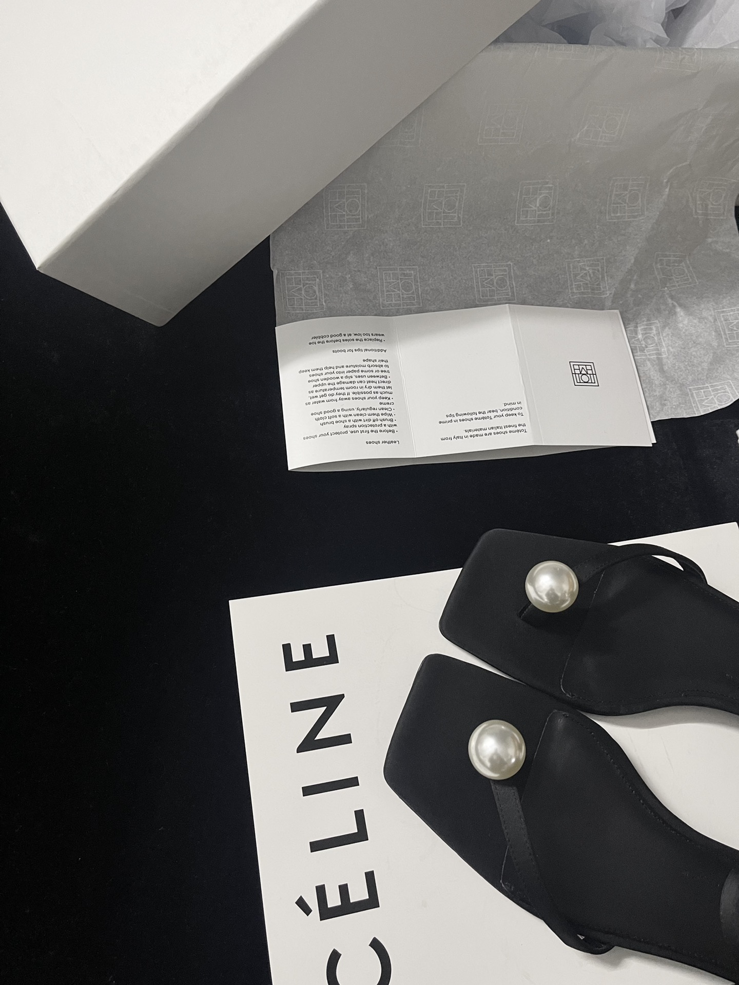 𝐓𝐨𝐭𝐞𝐦𝐞｜𝟐𝟎𝟐𝟑/𝐒𝐒 𝐧𝐞𝐰 The best-looking pearl sandals of the year ✔️ simple and elegant