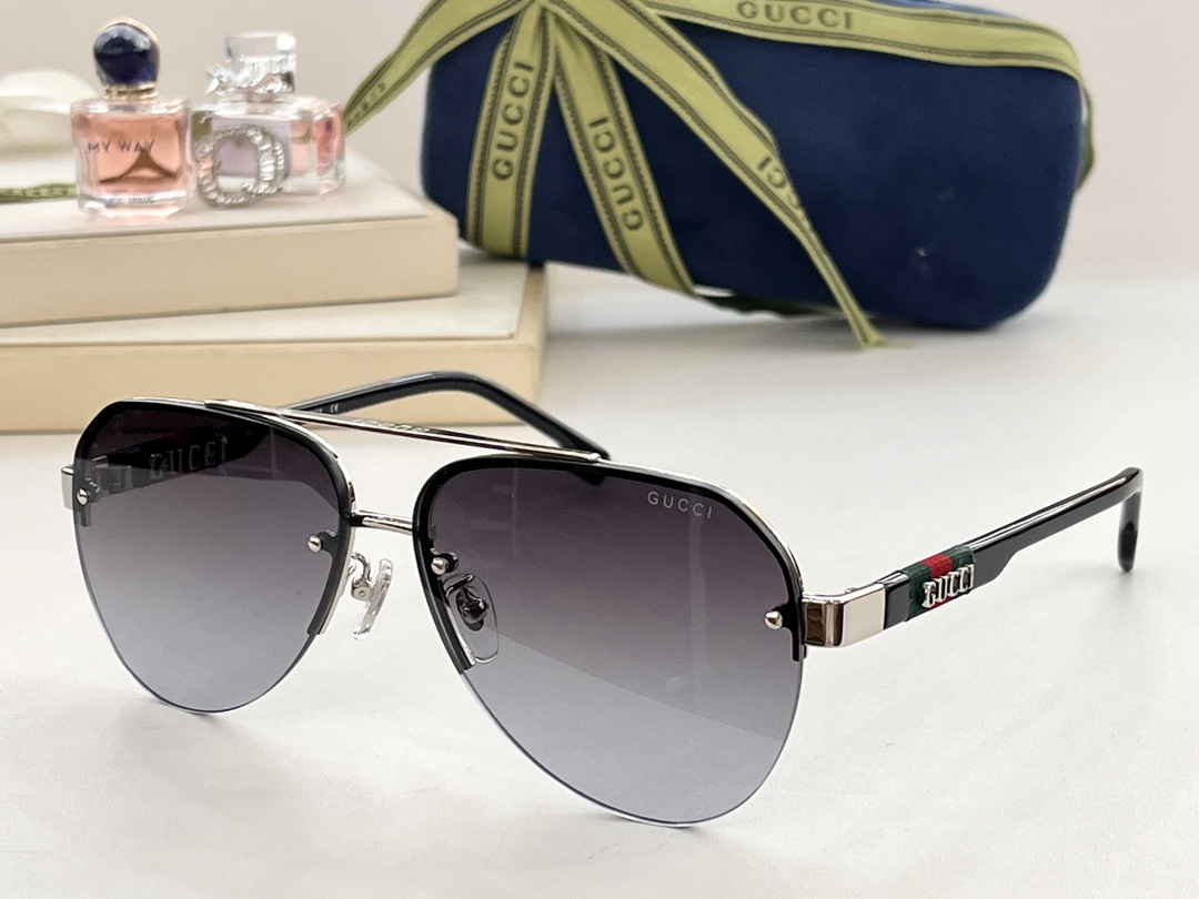 GUCCI Pilot style GG1233