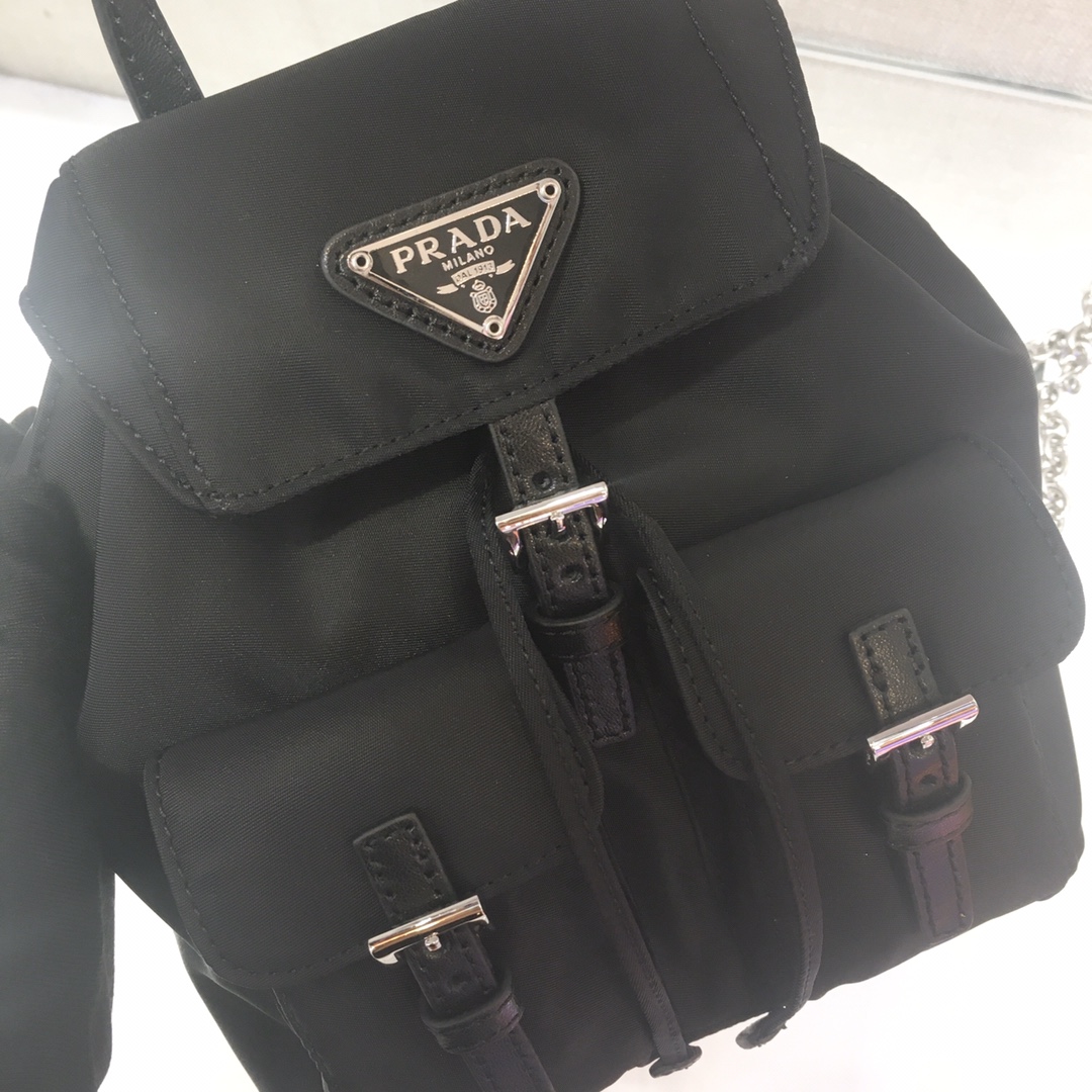 𝐏𝐑𝐀𝐃𝐀 Mini crossbody small backpack