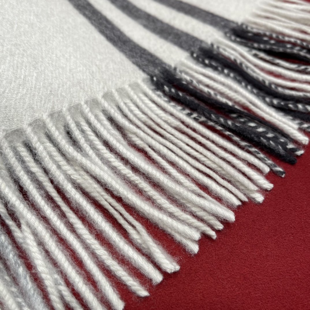 Burberry Classic Check Scarf