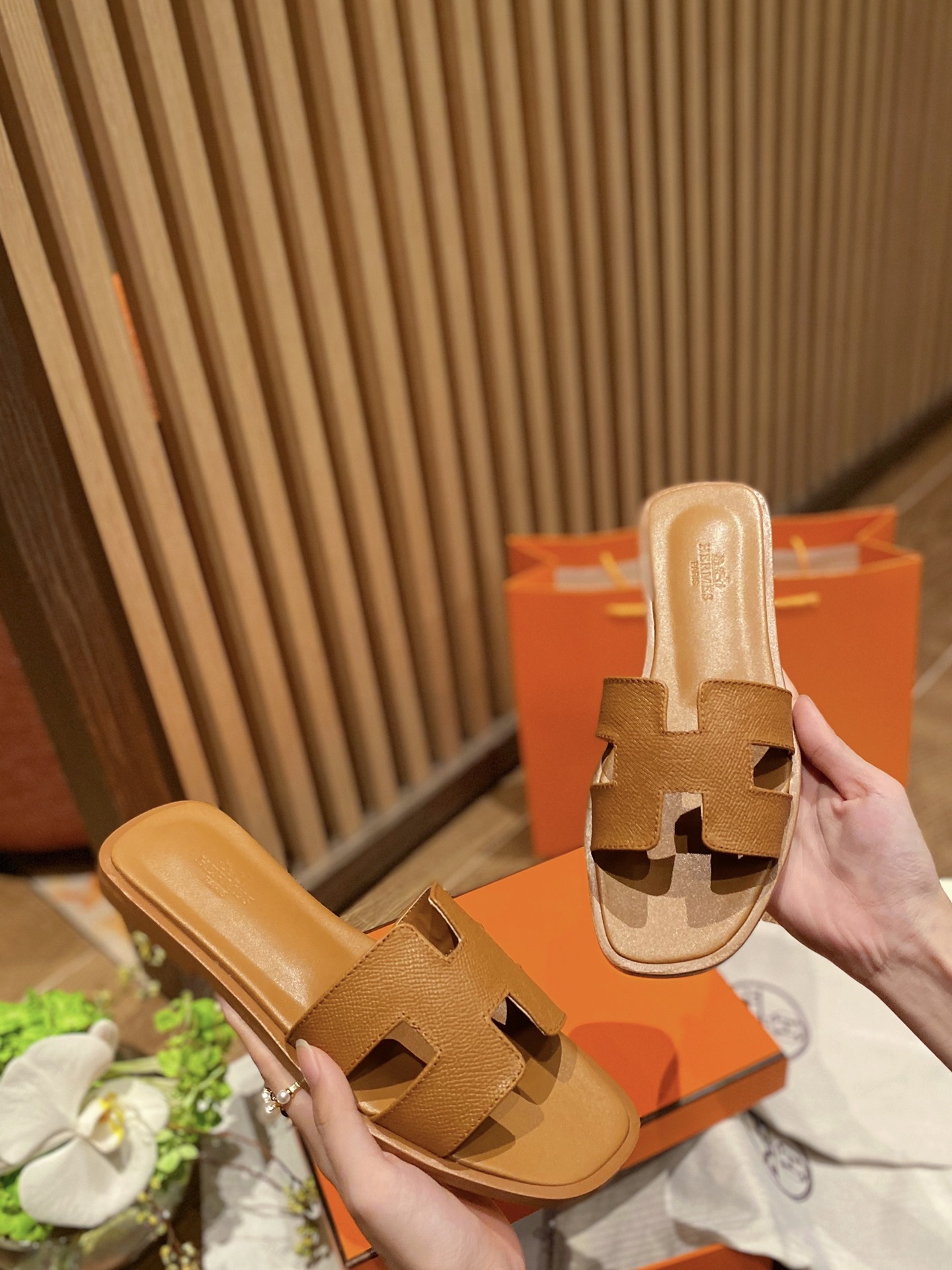 Hermes new revision of the first layer of cowhide