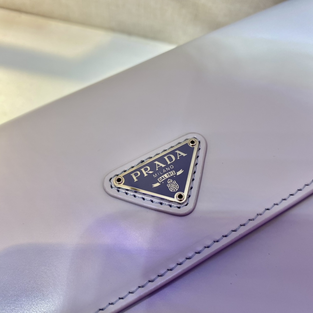 𝐏𝐑𝐀𝐃𝐀 New long underarm bag