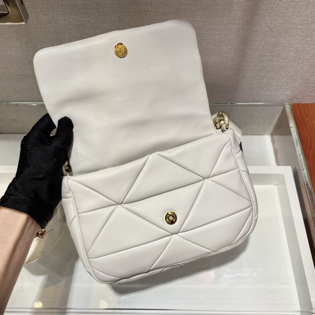 𝐏𝐑𝐀𝐃𝐀 The new three-in-one 1BD292