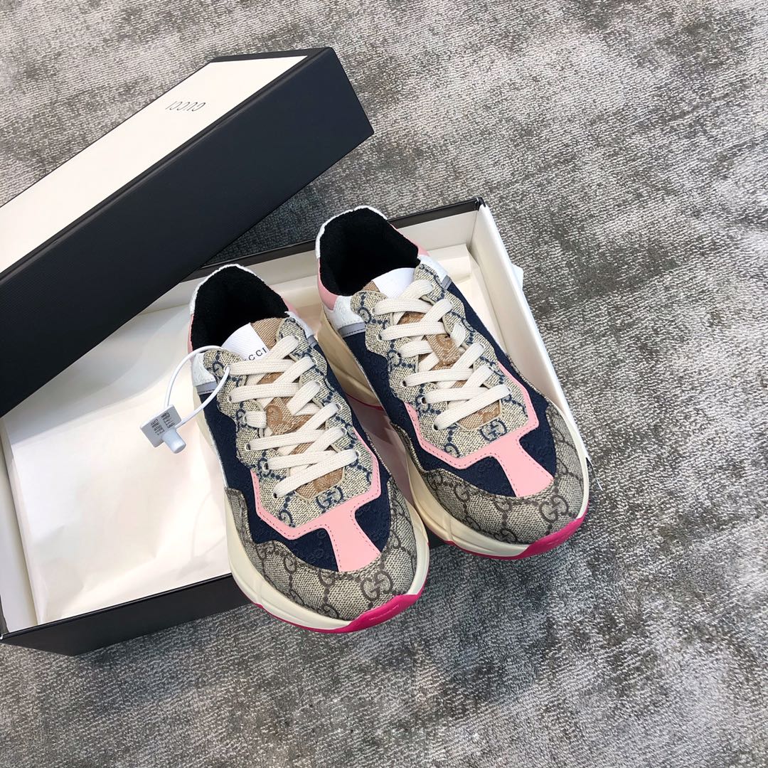 Gucci canvas cowhide interspersed with pink leather stripes trimmed poppet shoes pink spelling