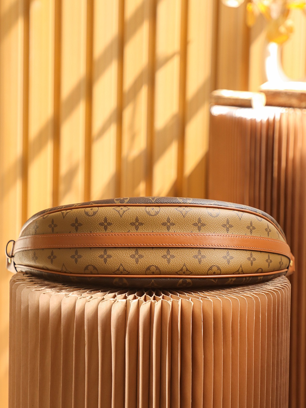 Louis Vuitton 𝐋𝐎𝐎𝐏 𝐇𝐎𝐁𝐎 catwalk style #M46311#