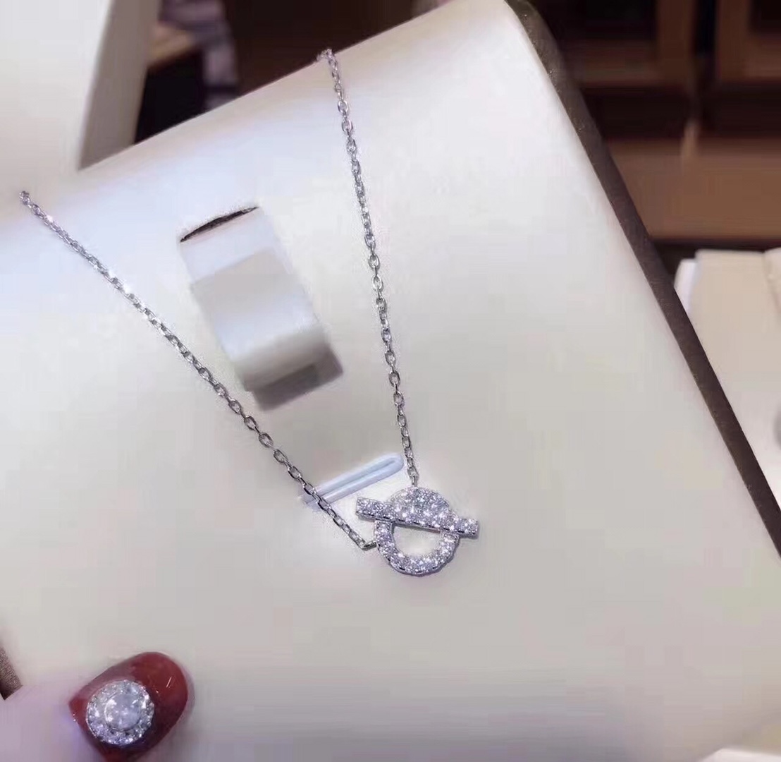Hermes necklace