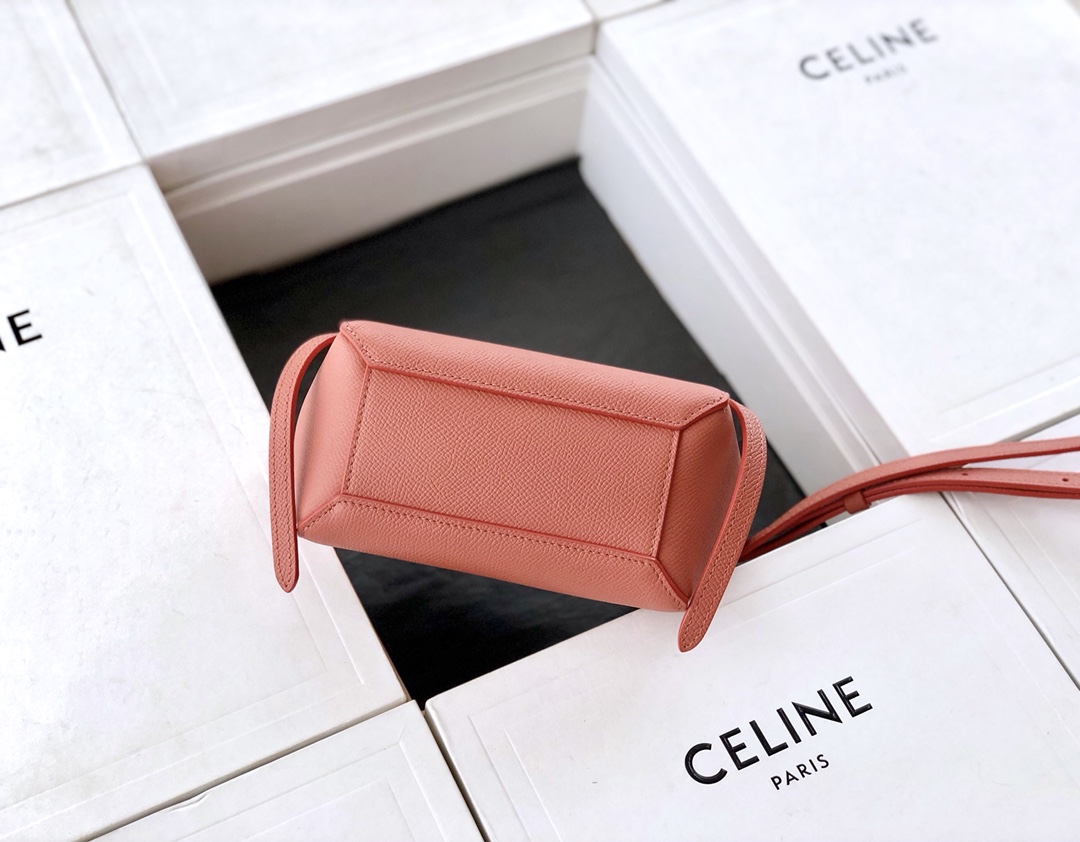 𝐂𝐞𝐥𝐢𝐧𝐞 𝐛𝐞𝐥𝐭 𝐩𝐢𝐜𝐨 𝟏𝟔𝐜𝐦 Grained Calfskin Bag