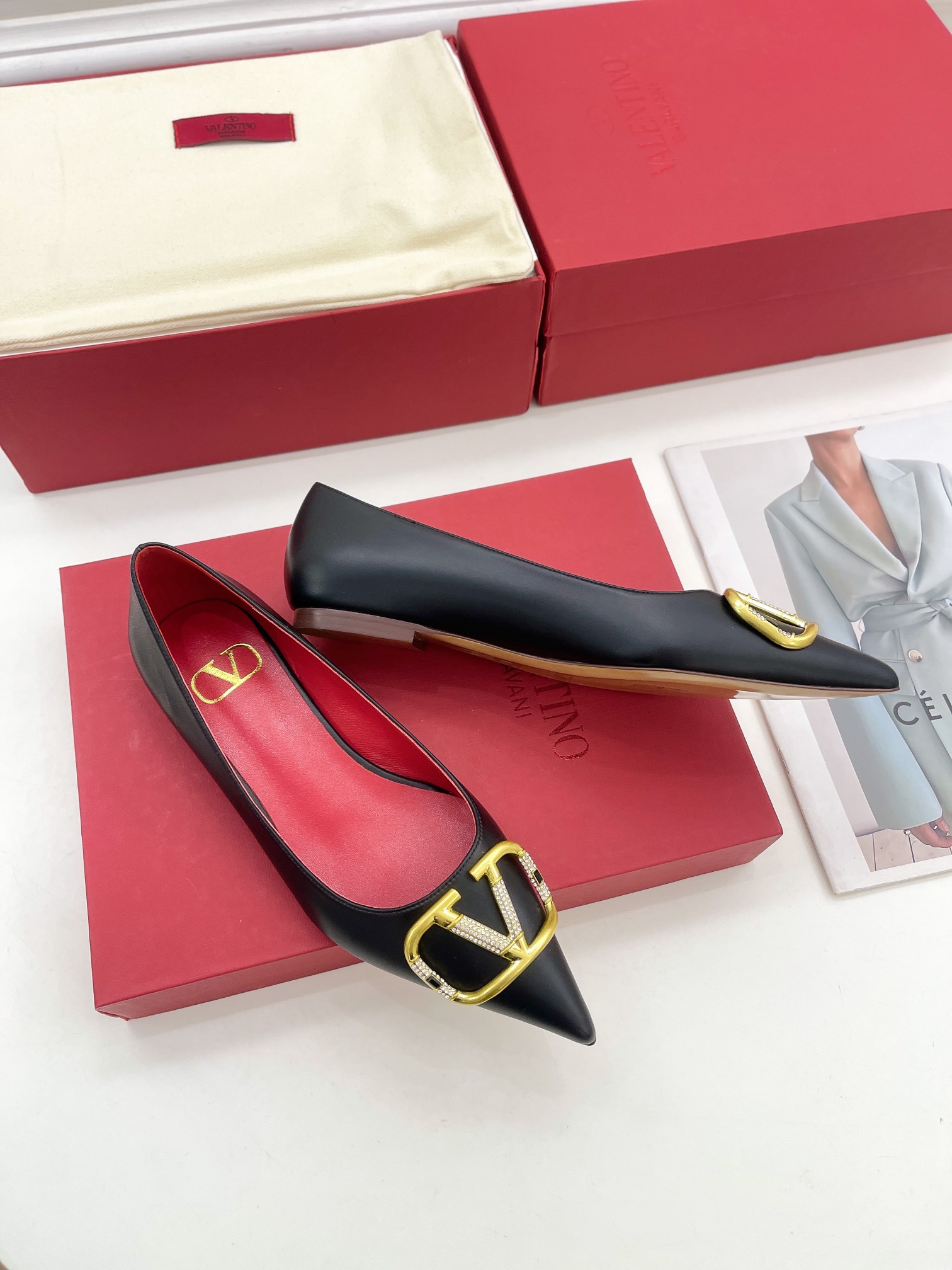 【Valentino】𝟐𝟎𝟐𝟏/𝐒𝐒 𝐧𝐞𝐰 Valentino 2022 spring and summer new large V diamond buckle high heels on the new