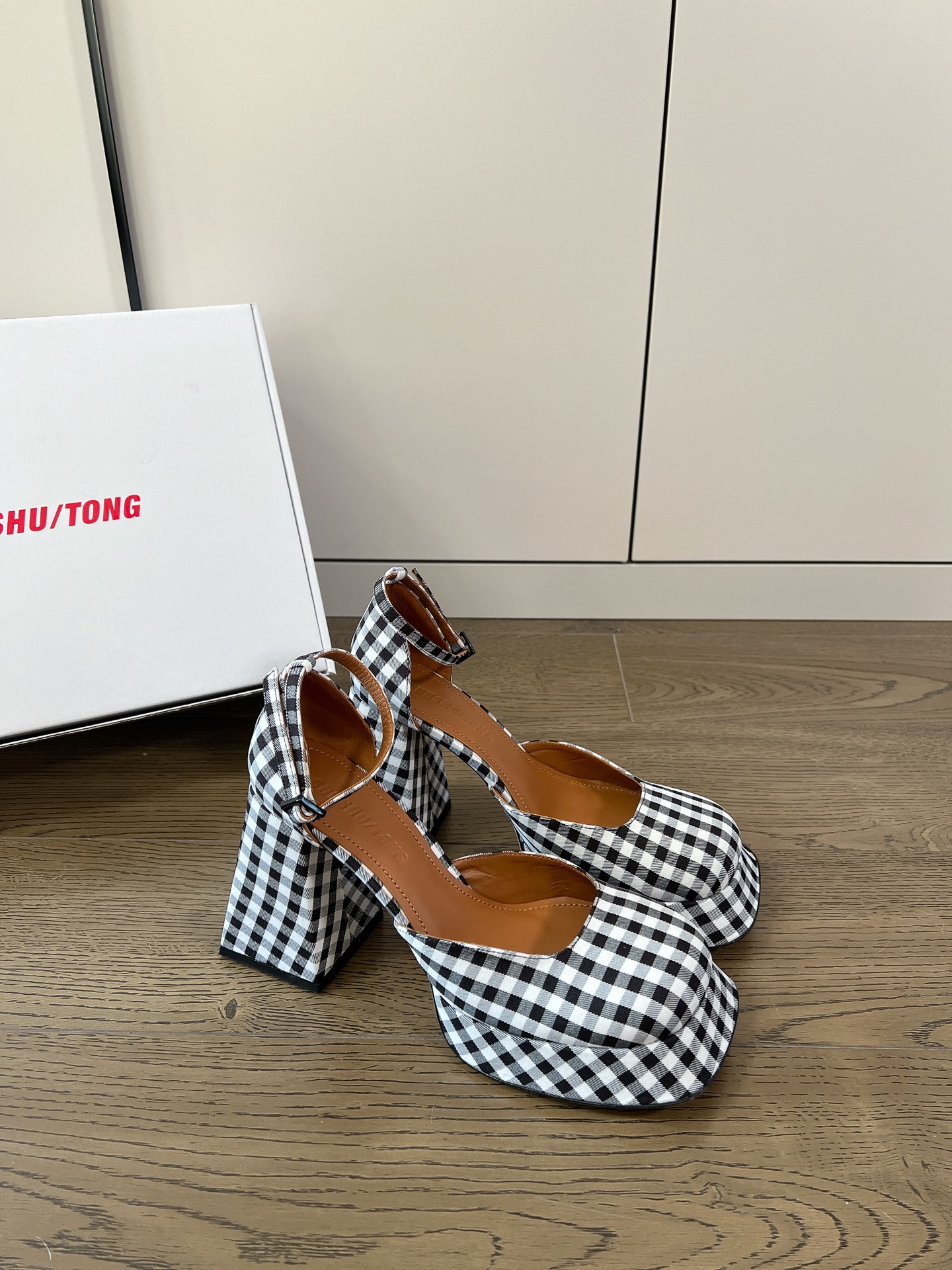 𝐒𝐇𝐔𝐒𝐇𝐔𝐓𝐎𝐍𝐆｜𝟐𝟎𝟐𝟑/𝐒𝐒 𝐧𝐞𝐰 Exclusive niche SHUSHU/TONG 23/thick bottom Mary Jane