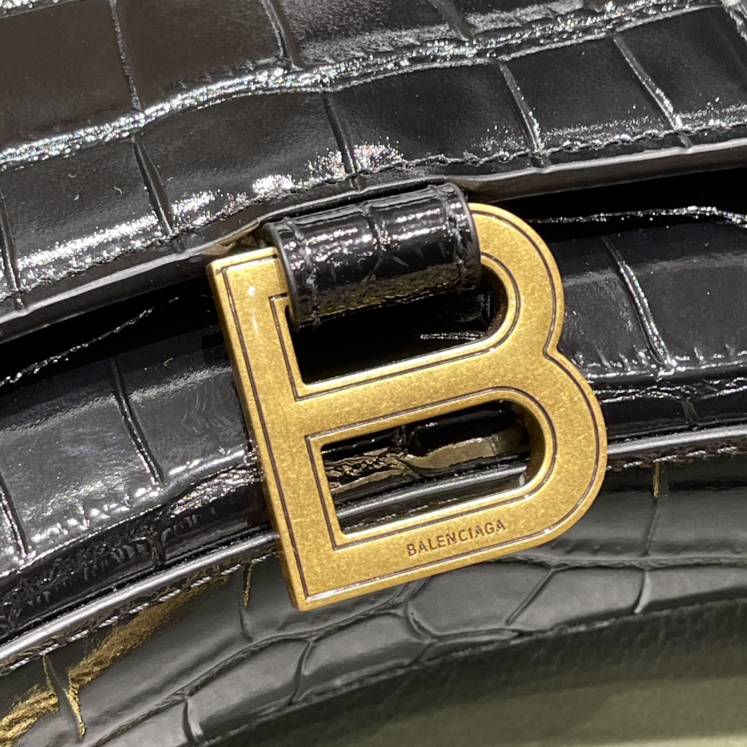 BALENCIAGA 𝐇𝐨𝐮𝐫𝐠𝐥𝐚𝐬𝐬 𝐰𝐚𝐥𝐥𝐞𝐭 𝐨𝐧 𝐜𝐡𝐚𝐢𝐧 ⏳ ▪️ crocodile print black gold buckle