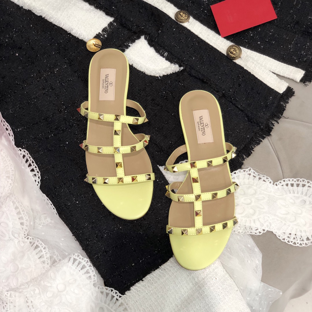 【Valentino】Valentino top version matte yellow 3 strap flat slippers