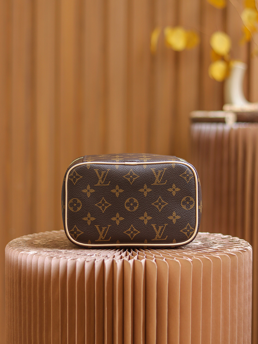 Louis Vuitton 𝐍𝐈𝐂𝐄 𝐌𝐢𝐧𝐢 cosmetic bag M44495 French original leather 🇫🇷 pure steel hardware