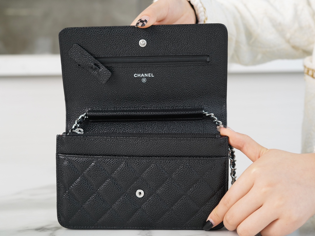 Chanel 𝑾𝒐𝒄 hair bag (press button version) leather black cow silver