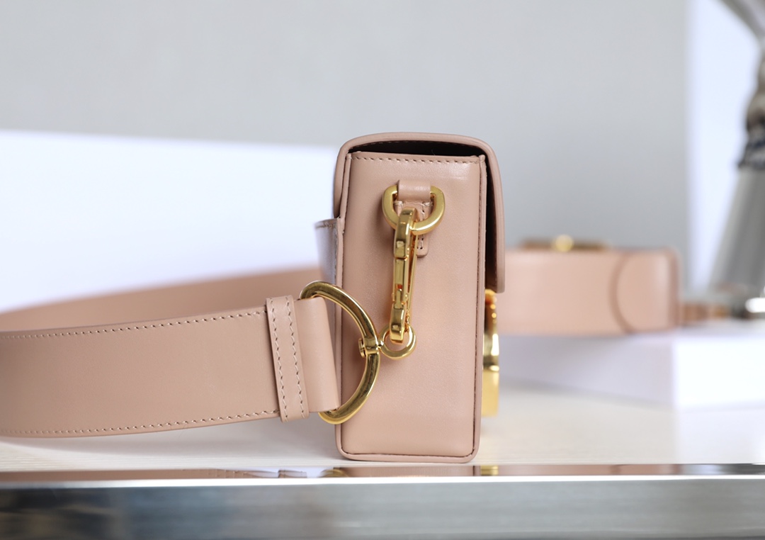 Montaigne Nude Pink Box Bag