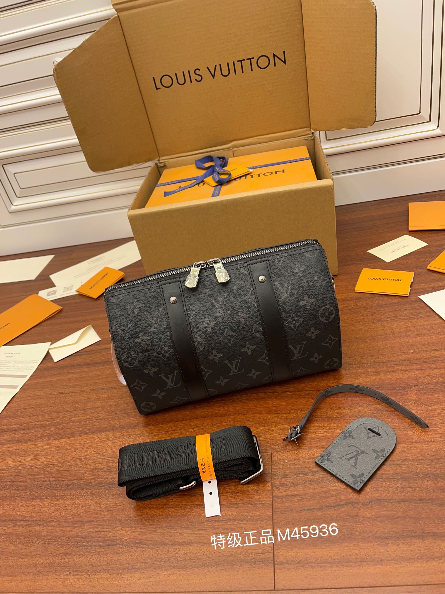 Louis Vuitton M45936