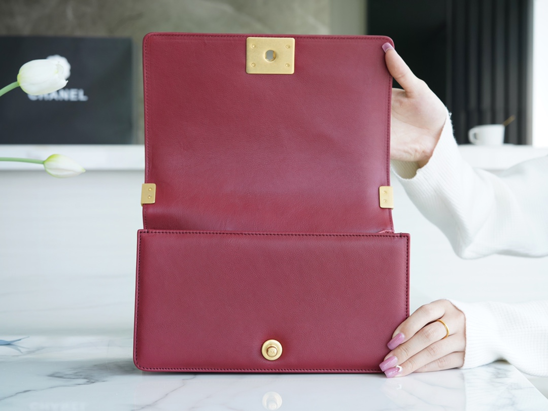 𝗖𝗵𝗮𝗻𝗲𝗹 𝗟𝗲𝗯𝗼𝘆  Original 