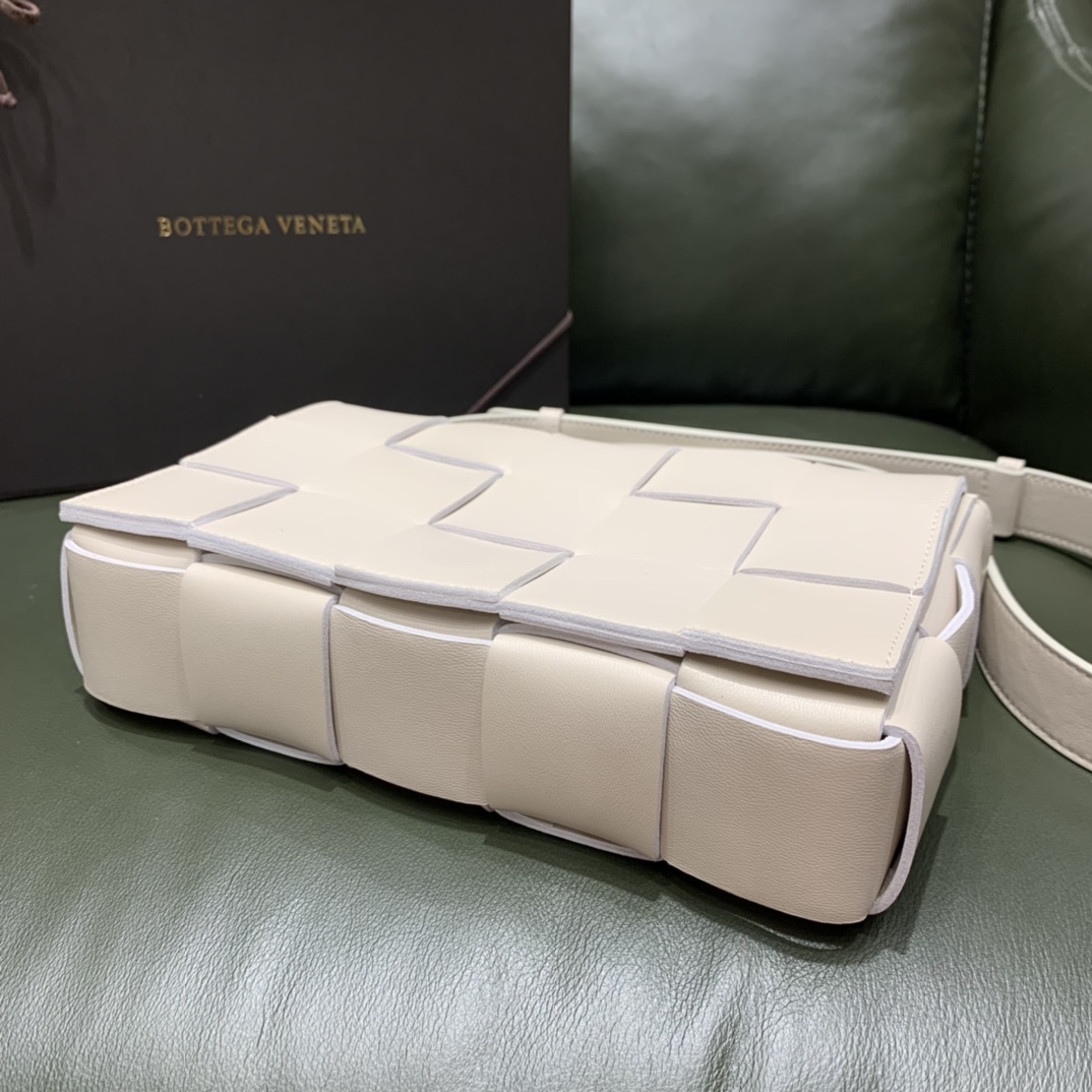 Bottega Veneta  𝘾𝘼𝙎𝙎𝙀𝙏𝙏𝙀 #578004