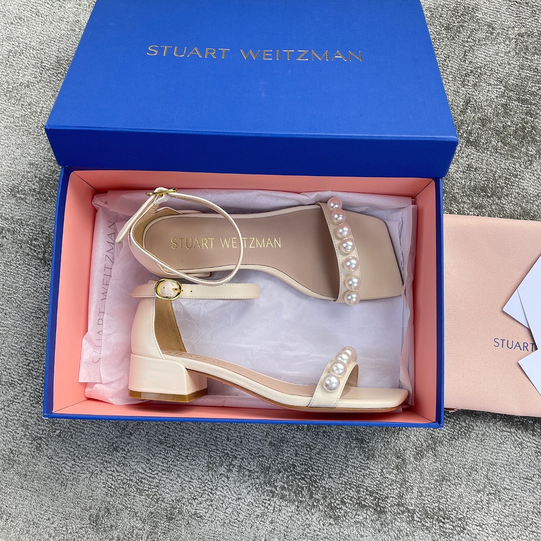 Stuar*t weitzma*n sandals