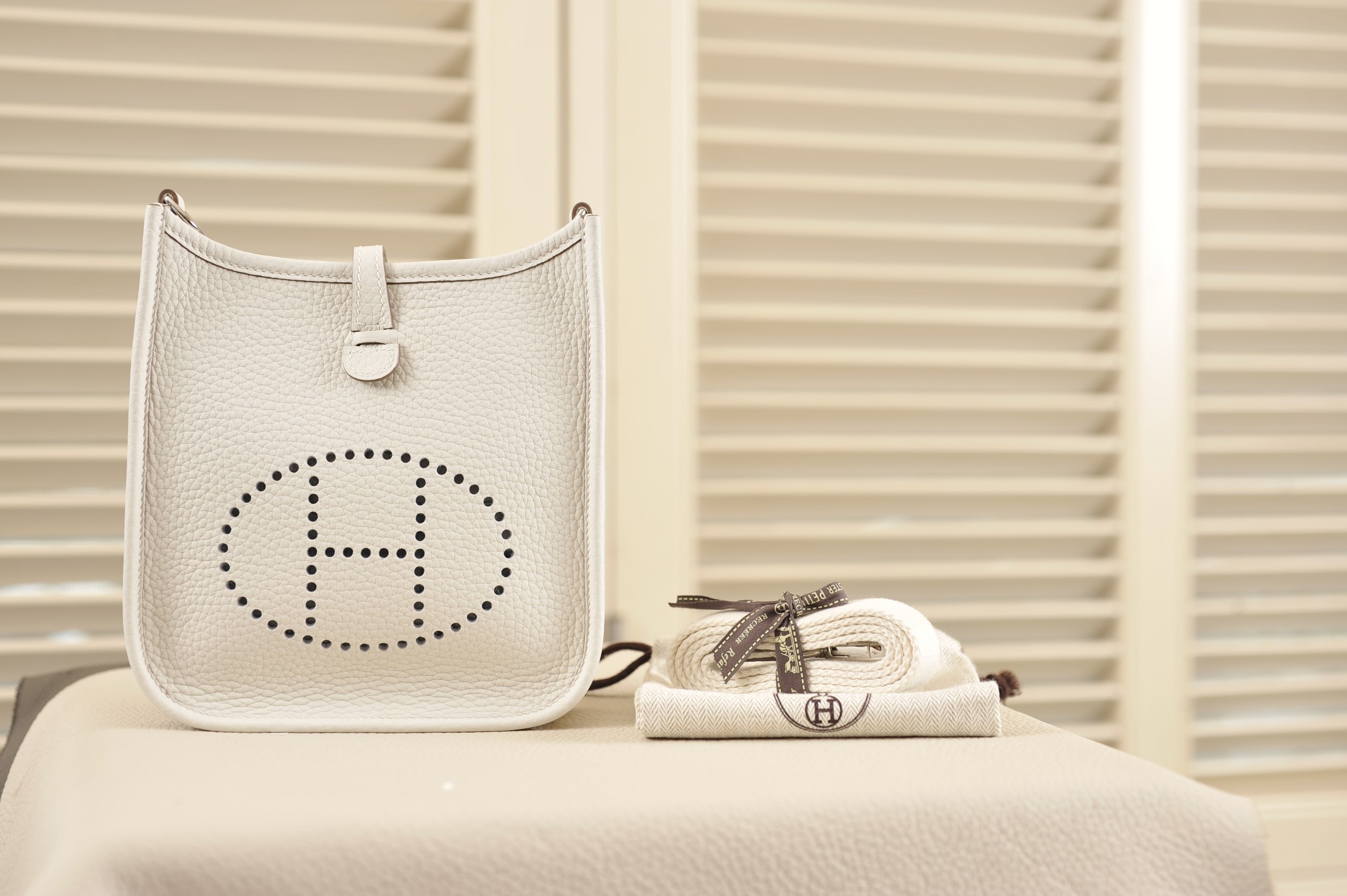 evelyne milkshake white silver buckle TG