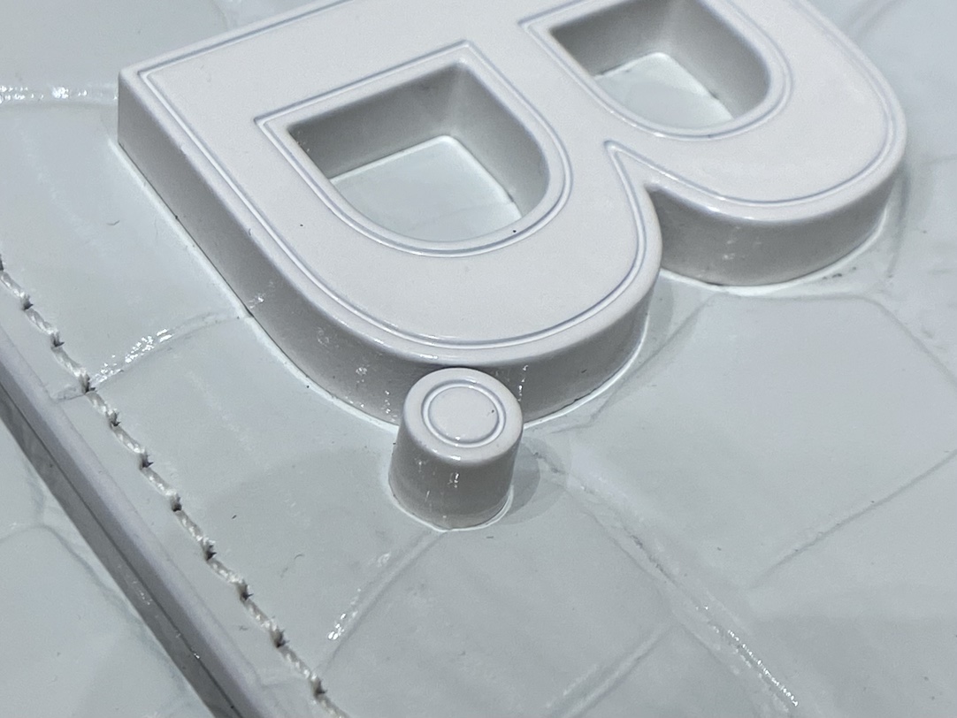 BALENCIAGA 𝘄𝗮𝗹𝗹𝗲𝘁 𝗼𝗻 𝗰𝗵𝗮𝗶𝗻 ▪️ crocodile pattern white white buckle