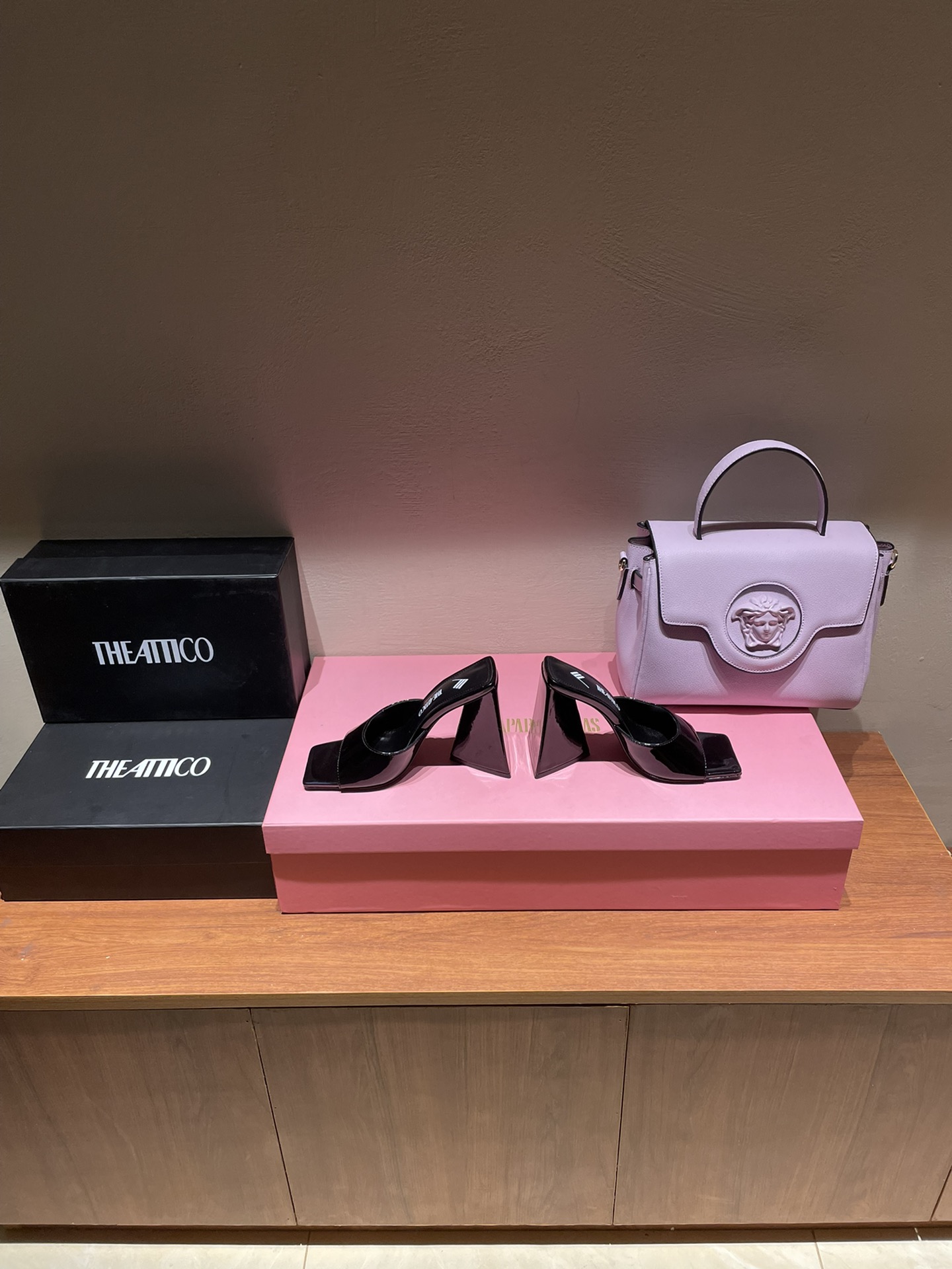 TheAttico | 𝟐𝟎𝟐𝟐𝟐/𝐒𝐒 𝐧𝐞𝐰 Spring/Summer 2021 collection The Attico personality triangle heel high heel sandals