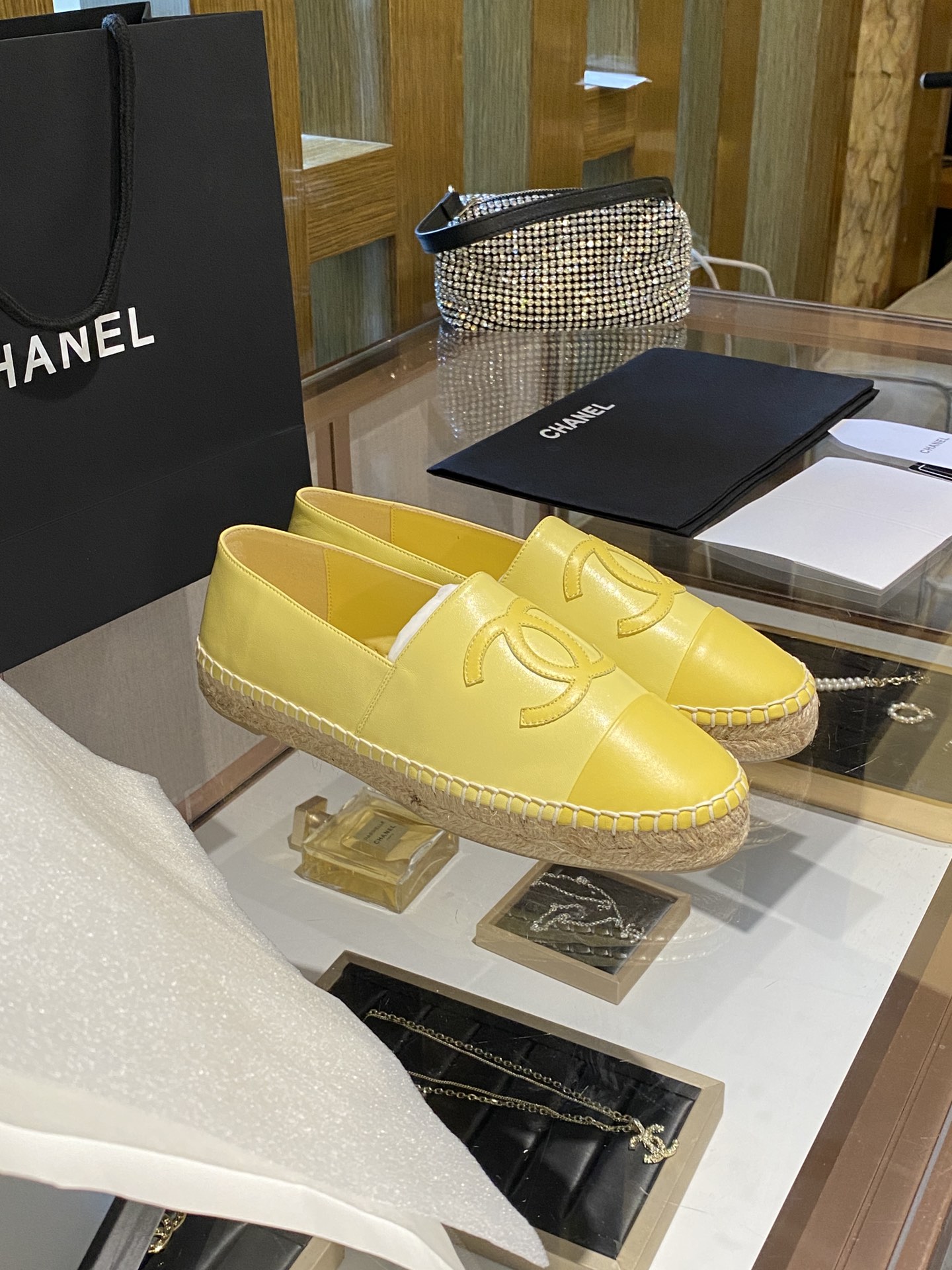 CHANEL fisherman shoes Chanel classic version of the original injection of rubber translucent rubber original color hemp sole