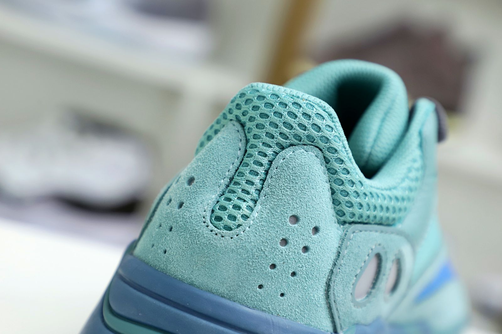 Yeezy boost 700 Faded