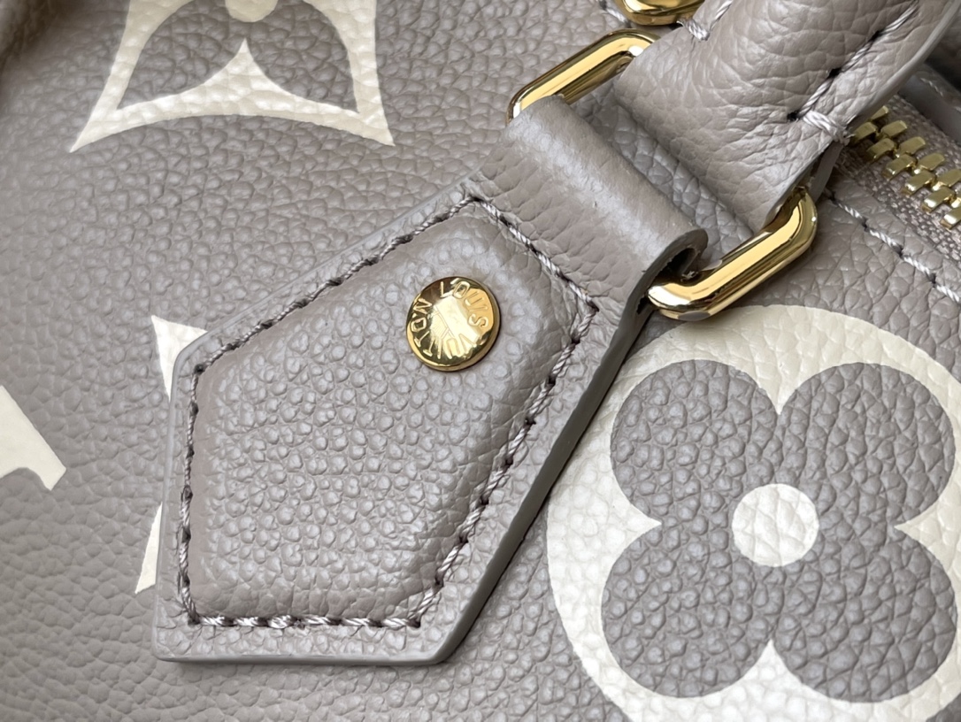 𝐋𝐎𝐔𝐈𝐒 𝐕𝐔𝐈𝐓𝐓𝐎𝐍  M46575